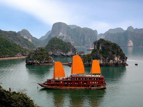 4 days Hanoi- Halong with Overnight Cruise